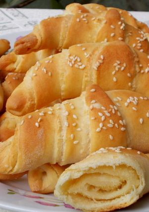 Gyors, csavart vajas kifli recept fotója