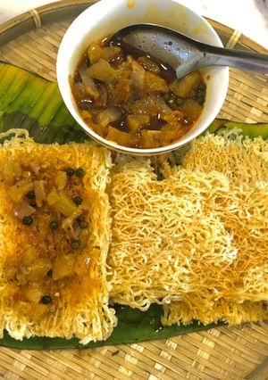 Hình của món Bánh hỏi chiên giòn quẹt mắm cay.