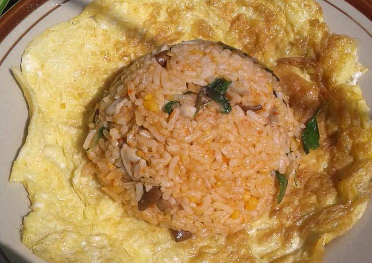 Cara Mudah Membuat Nasi goreng kemangi telur ambyar Enak Banget