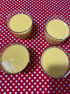 Una foto de Mousse de mango 🥭