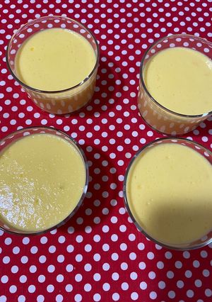 Una foto de Mousse de mango 🥭