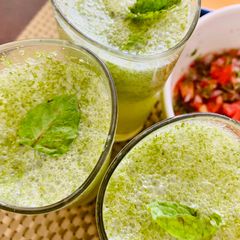 A picture of Cucumber mint cooler.