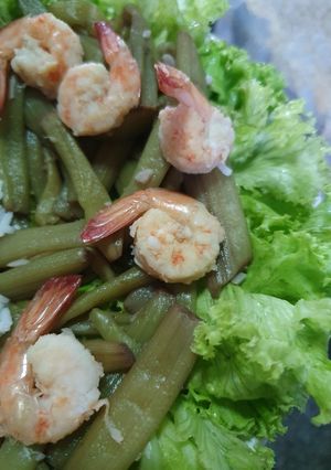 รูปของ กุ้งผัดสายบัว