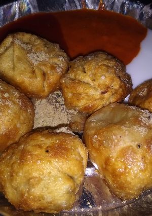 A picture of Veg fried momos.