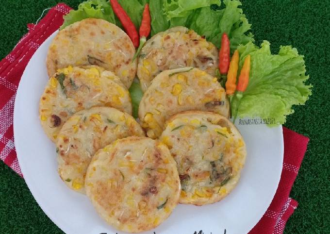 Ini dia! Resep bikin Bakwan Jagung Mini ala manado  sesuai selera