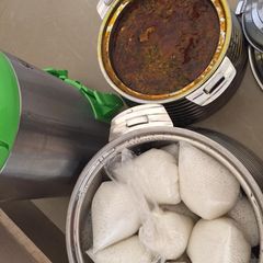 A picture of Tuwon shinkafa with miyar gyada.