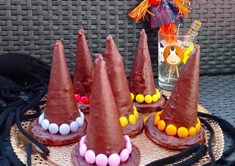 Step-by-Step Guide to Prepare Award-winning Sombreros de brujas con chocolate y sorpresas para Halloween 🧙