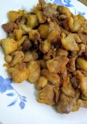 Una foto de Pollo al ajillo