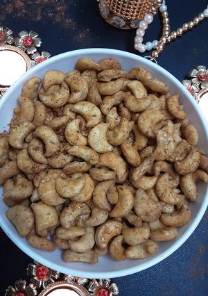 નમકીન‌ કાજુ(Namkin Kaju Recipe in Gujarati) રેસીપી મુખ્ય ફોટો