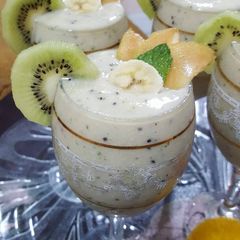 A picture of Chikoo Kiwi Smoothie 😋.