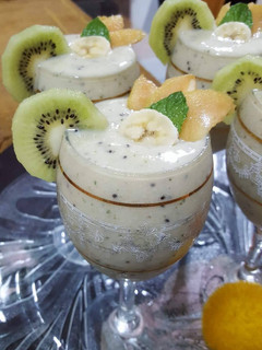 A picture of Chikoo Kiwi Smoothie 😋.