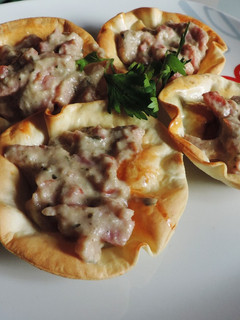 Foto principal de Canastas con bacon y salsa de champiñones