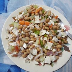 A picture of Soyabean and Tofu Salad.Full of Protien.