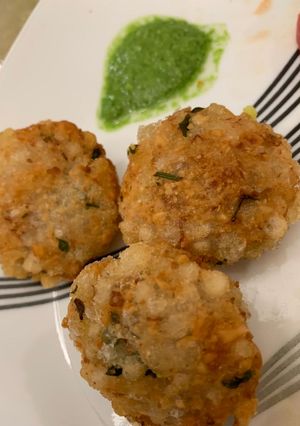 સાબુદાણા ના વડા (Sabudana Vada Recipe In Gujarati) રેસીપી મુખ્ય ફોટો
