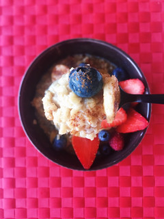 Una foto de Porridge con “berries” y plátano