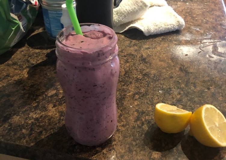 Recipe of Award-winning Blueberry smoothie time!