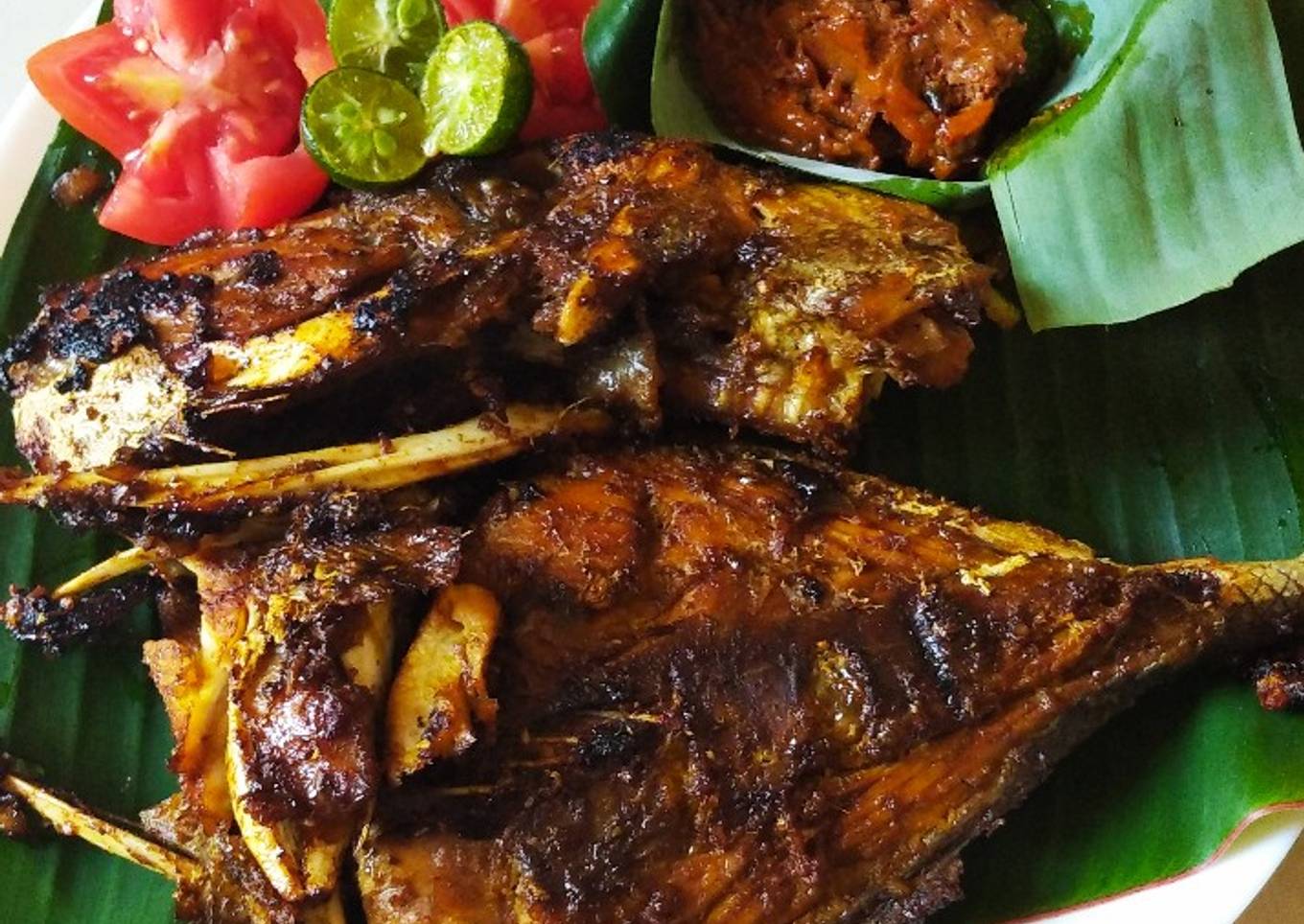 Ikan jerbung (ayam-ayaman) bakar