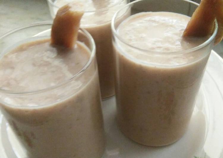 Recipe of Banana chikoo milkshake