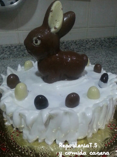 Una foto de Tarta de Pascua con merengue