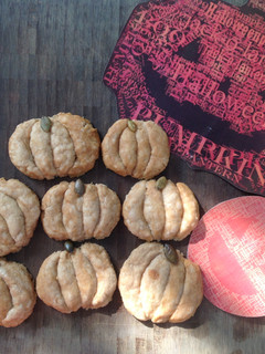 Halloween Pumpkin Cookies-萬聖節南瓜酥餅❤!!! 的食譜成品照片