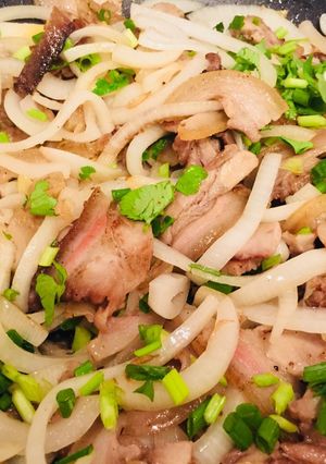 Hình của món Heo rừng Việt hành tây Nhật.