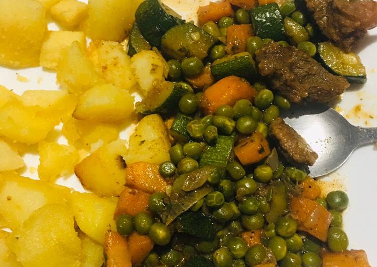 Recipe of Homemade Potato vegetable mix in beef Serves 5