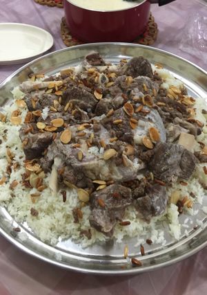 صورة لوصفة المنسف الاردني الاصلي من عمل ام حمزة حتاملة