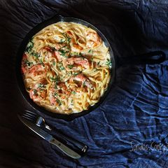 Creamy alfredo shrimp pasta A picture of Creamy alfredo shrimp pasta.
