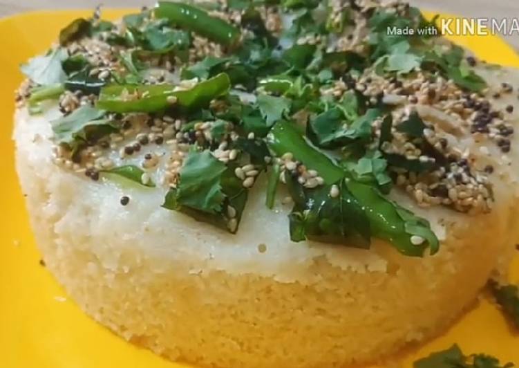 Steps to Make Any-night-of-the-week Sooji Ka Perfect Spongy Dhokla