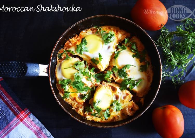 Recipe of Super Quick Homemade Moroccan Shakshouka Egg Poached in Tomato Sauce