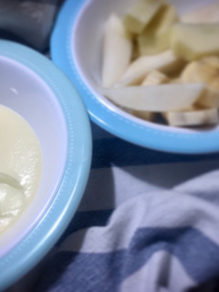Una foto de Primera papilla de fruta de Mateo 🍏🍐🍌🍼