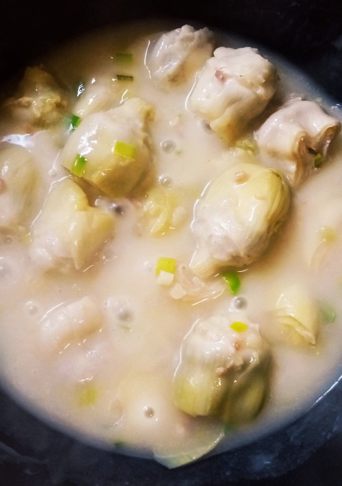Una foto de Alcachofas en salsa