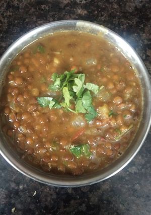 काली मसूर की दाल (Kali masoor ki dal recipe in hindi) रेसिपी मुख्य फोटो