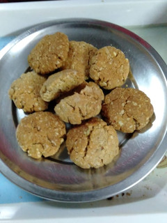 கோதுமை ஓட்ஸ் குக்கீஸ் (Kothumai oatscookies Recipe in tamil) செய்முறை முக்கிய புகைப்படம்