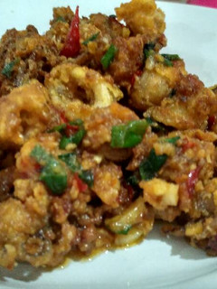 A picture of Crispy squid with salted egg.