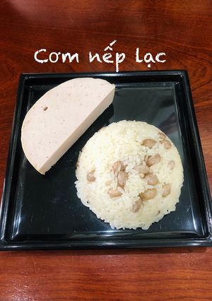 Hình của món Cơm nếp lạc.