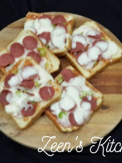 A picture of Pepperoni Bread Pizza.