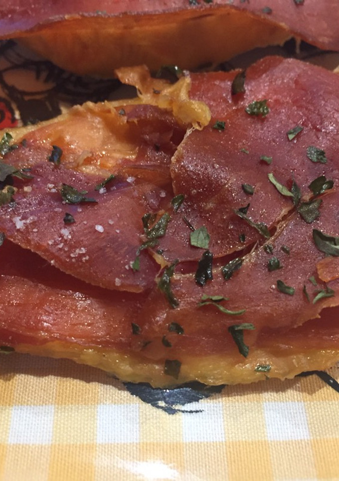 Una foto de Pechuga de pollo al horno con jamón
