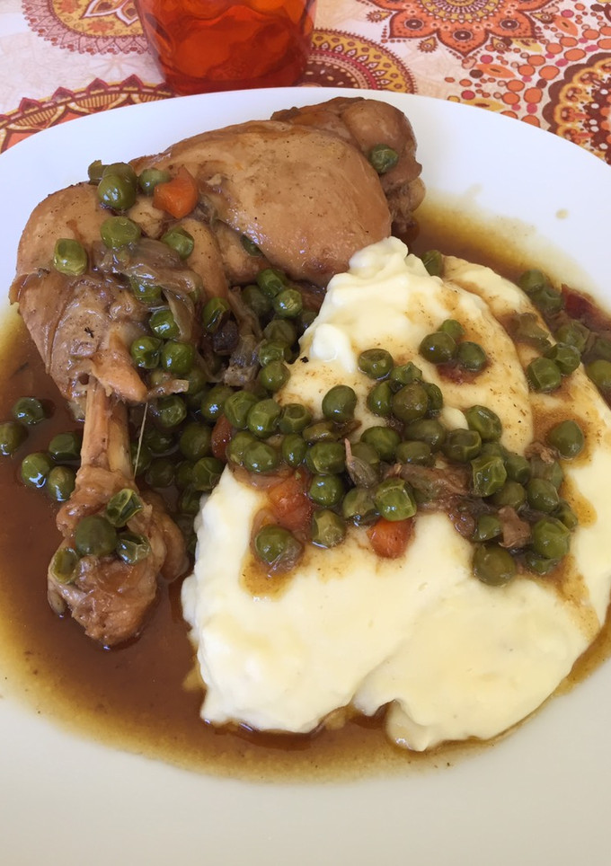 Una foto de Pollo Arvejado Rico y Jugoso
