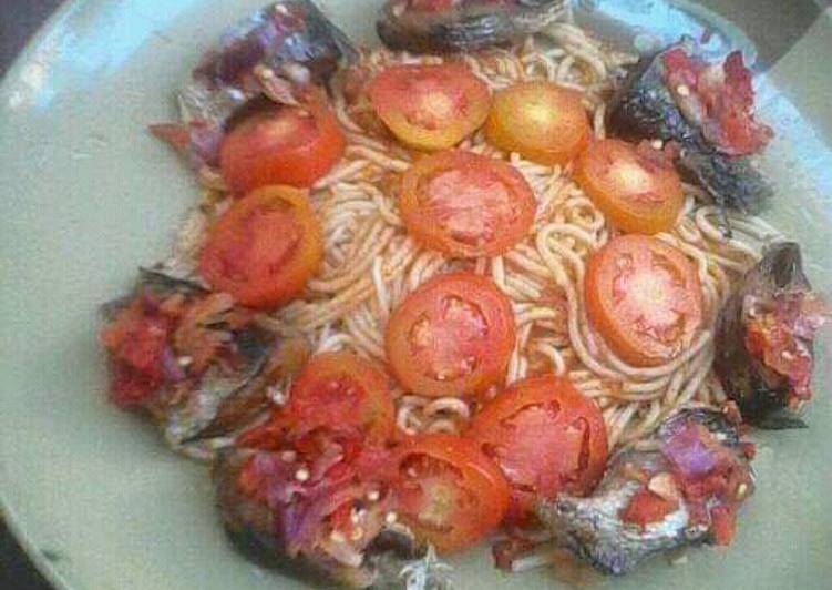 Spagetti and peppered fish