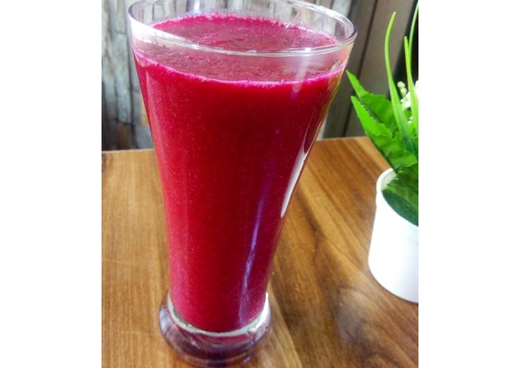 Beetroot and pineapple smoothie
