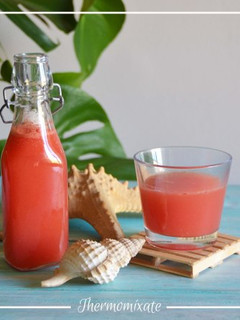 Una foto de Agua de limón y sandía con Thermomix