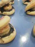 Pan bao con ali oli negro y gamba al ajillo