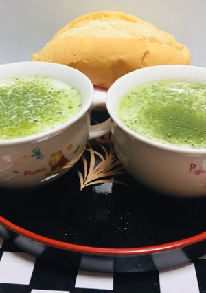 Una foto de Desayuno con Maca avena y matcha!