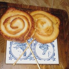 A picture of Leftover Bread Corners Lollipops.