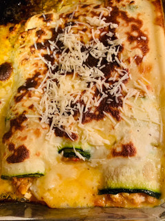 Una foto de Canelones de calabacín rellenos de atún