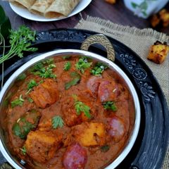 A picture of Paneer Tikka Masala.