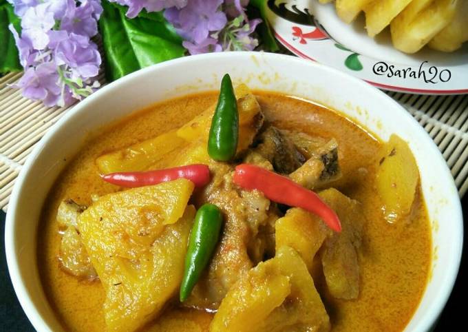 Gulai ayam nanas