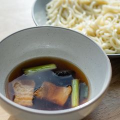 A picture of Pork belly cold udon.