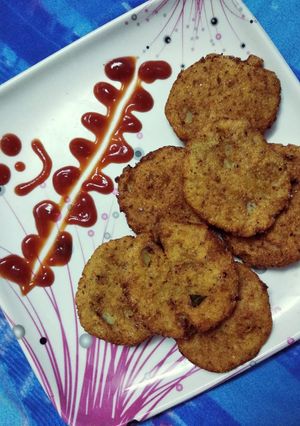 A picture of Potato and suji cutlets.